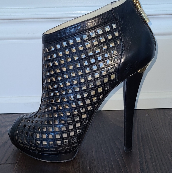 Michael Kors Graham Caged Black Booties Heels 9.5 - Picture 2 of 6